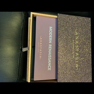 Anastasia palate Vault eyeshadow NEW